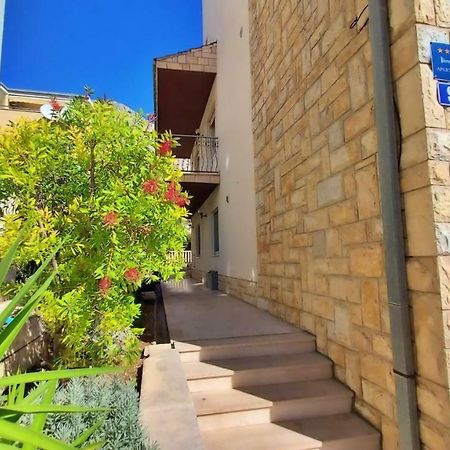Apartments Slado 奥米什 外观 照片