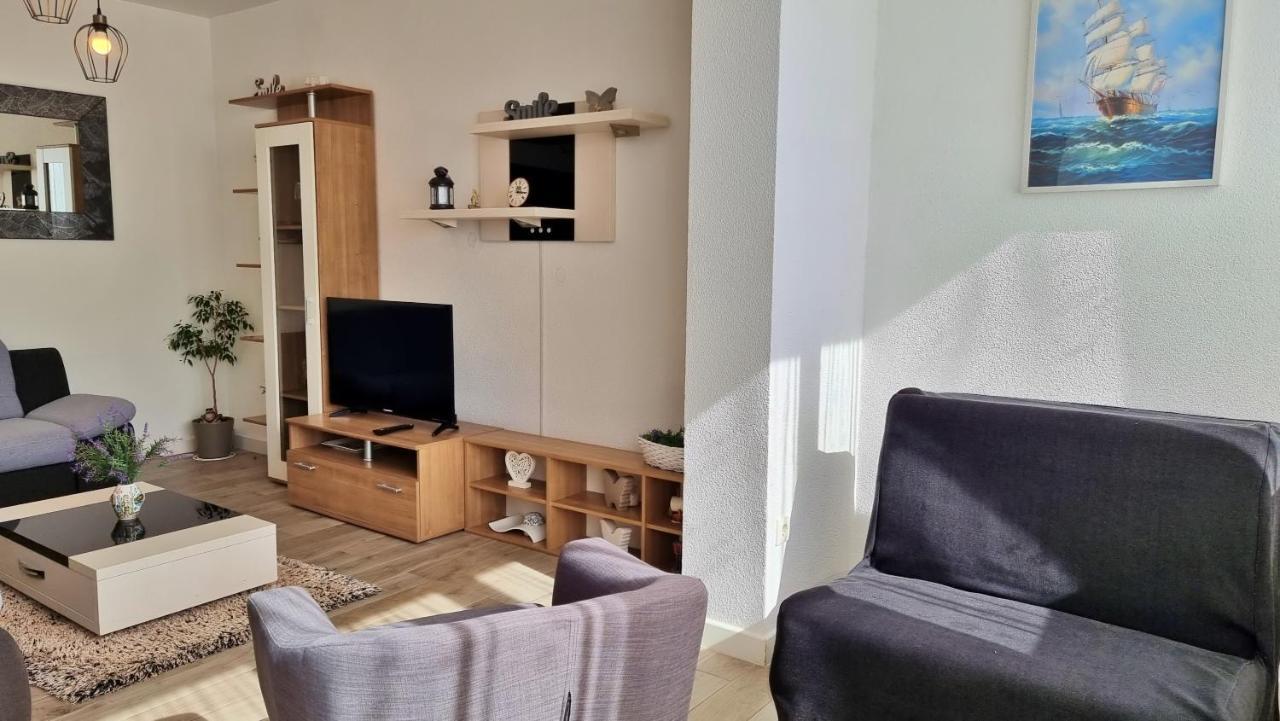 Apartments Slado 奥米什 外观 照片