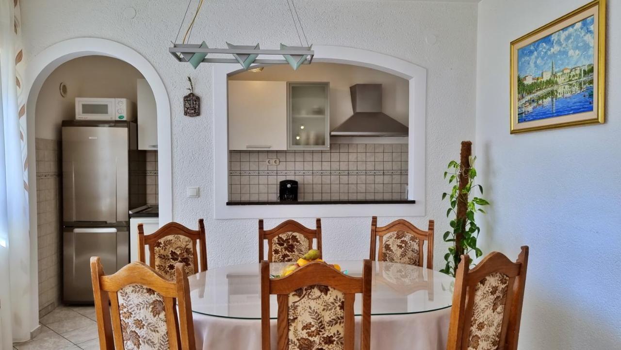 Apartments Slado 奥米什 外观 照片