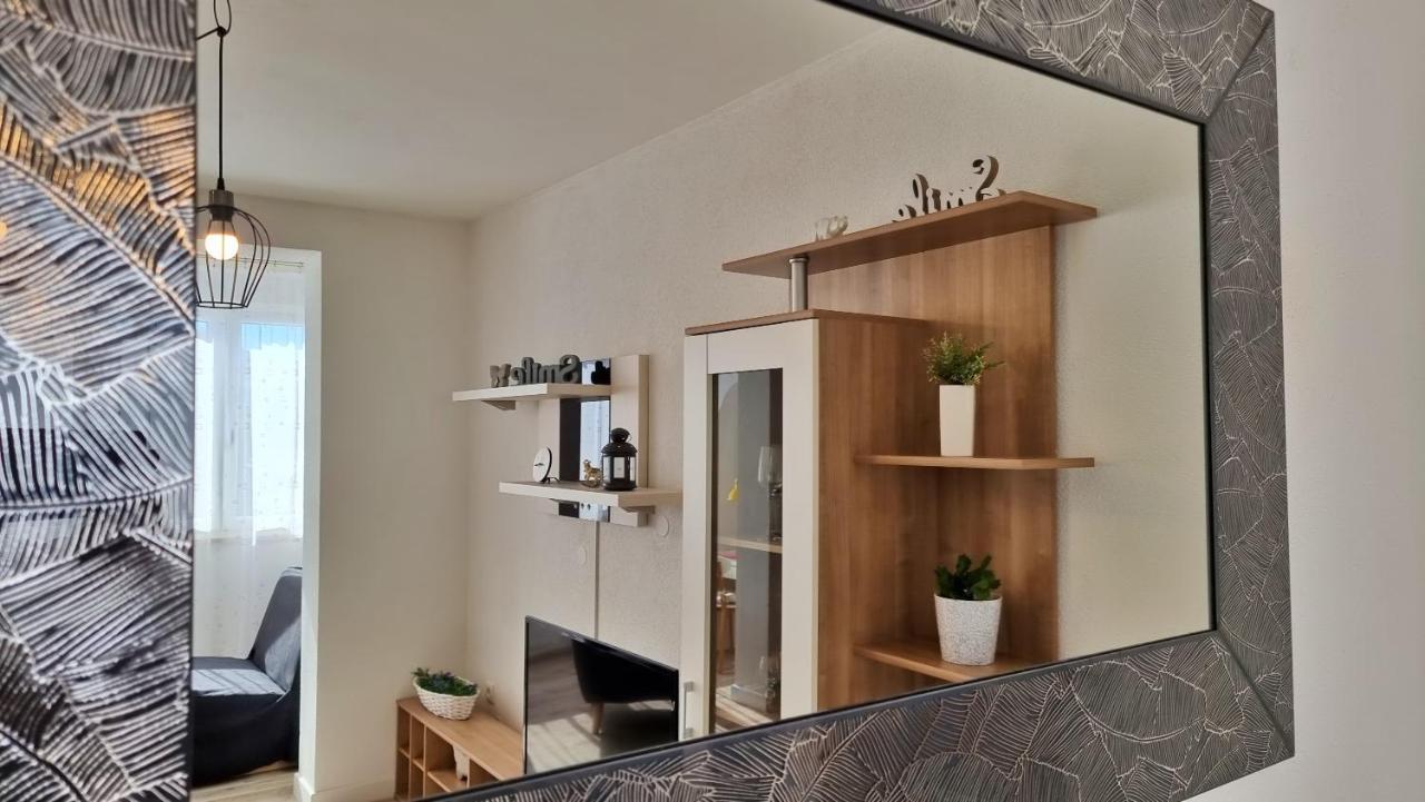 Apartments Slado 奥米什 外观 照片