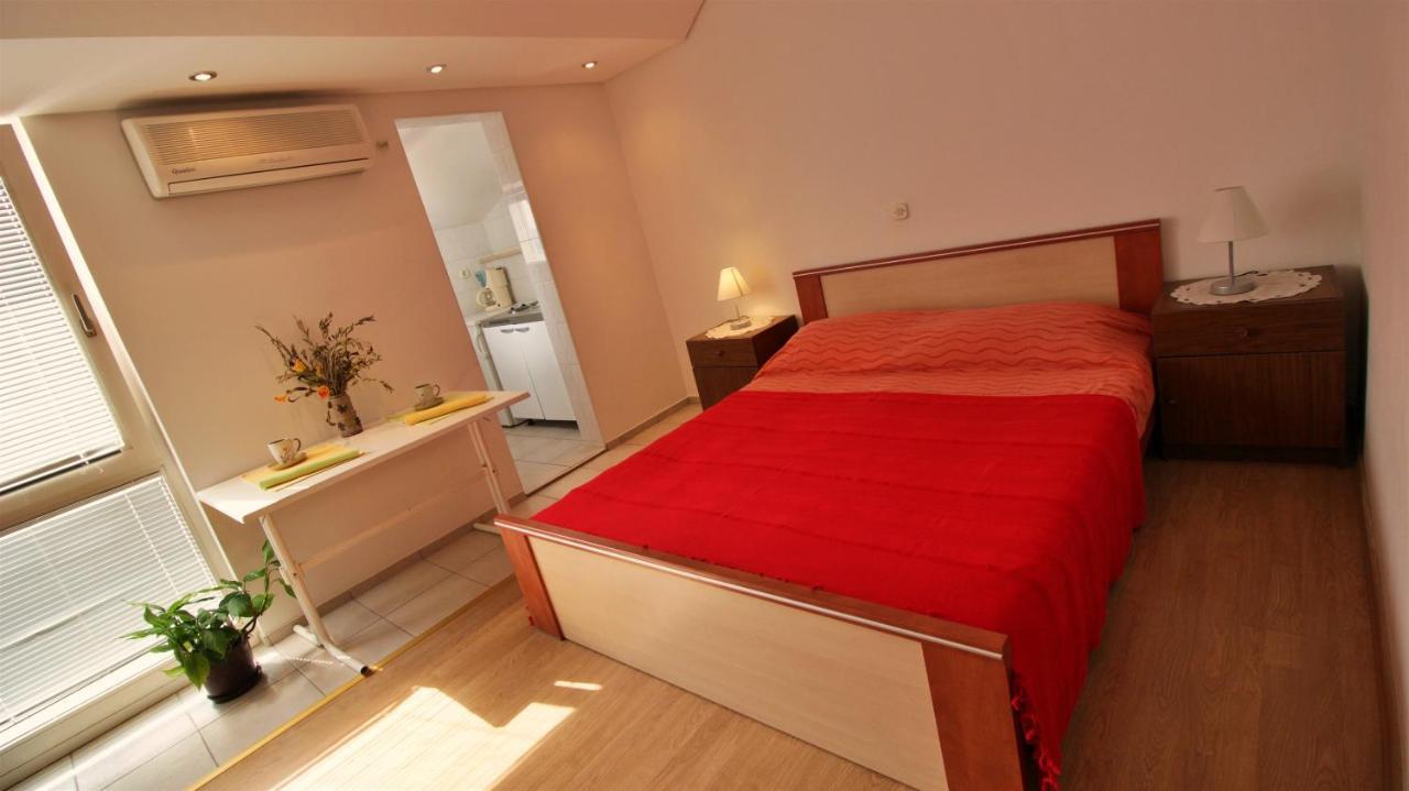 Apartments Slado 奥米什 外观 照片