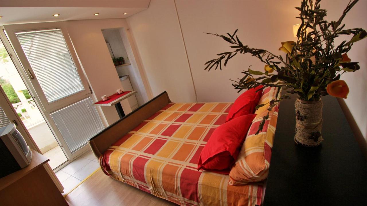 Apartments Slado 奥米什 外观 照片